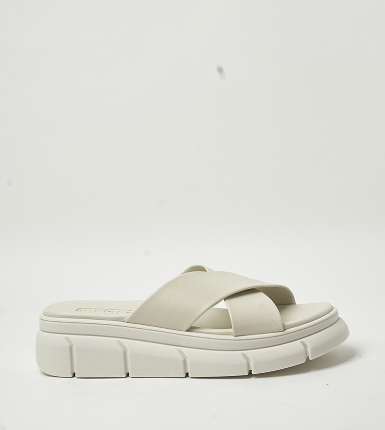 AMOURA Criss-Cross Platform Sandals