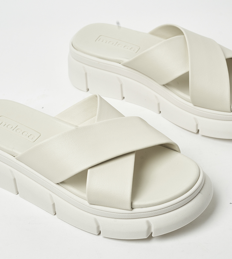 AMOURA Criss-Cross Platform Sandals