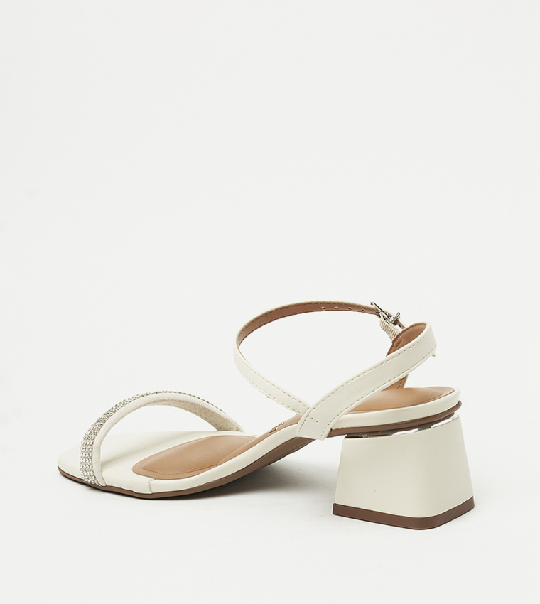 صندل بكعب مربع مزخرف