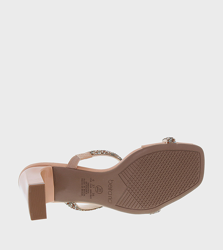 صندل بكعب مزخرف 