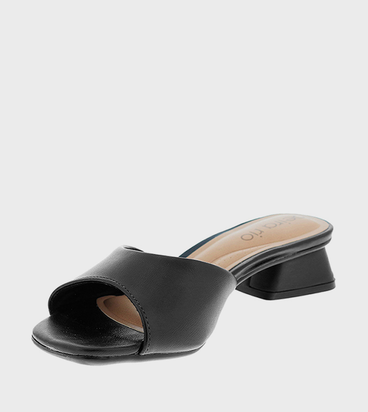 حذاء كعب بمقدمة مربعة