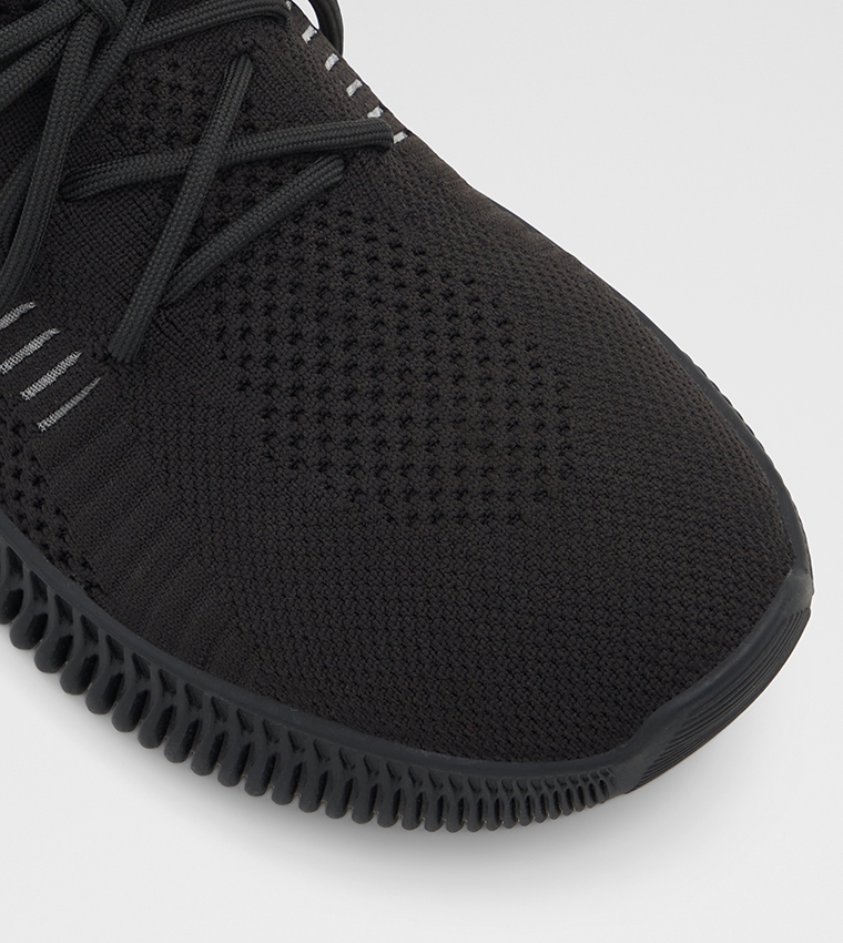 Gilgai Round Toe Mid Top Sneakers