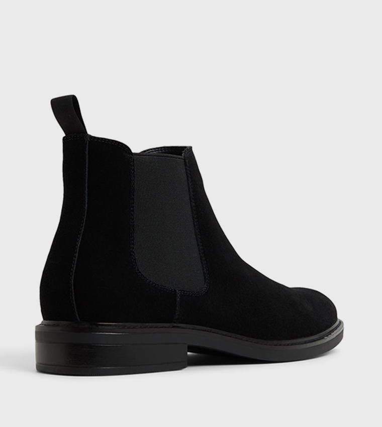 GIO Round Toe Chelsea Boots
