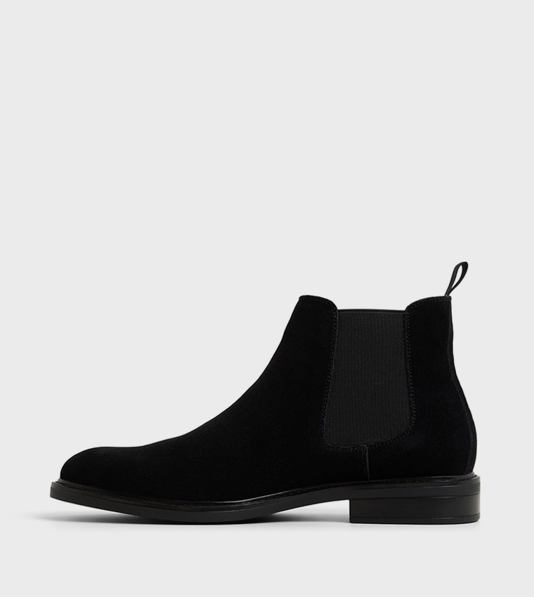 GIO Round Toe Chelsea Boots