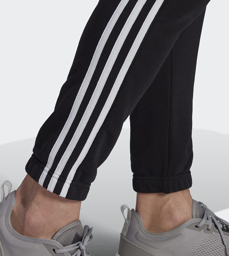 بنطلون رياضي بــ 3 خطوط