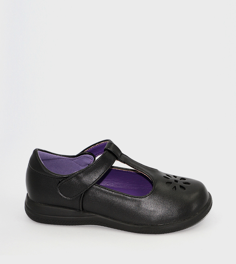 FAIE2 Cut-Out Detail School Shoes