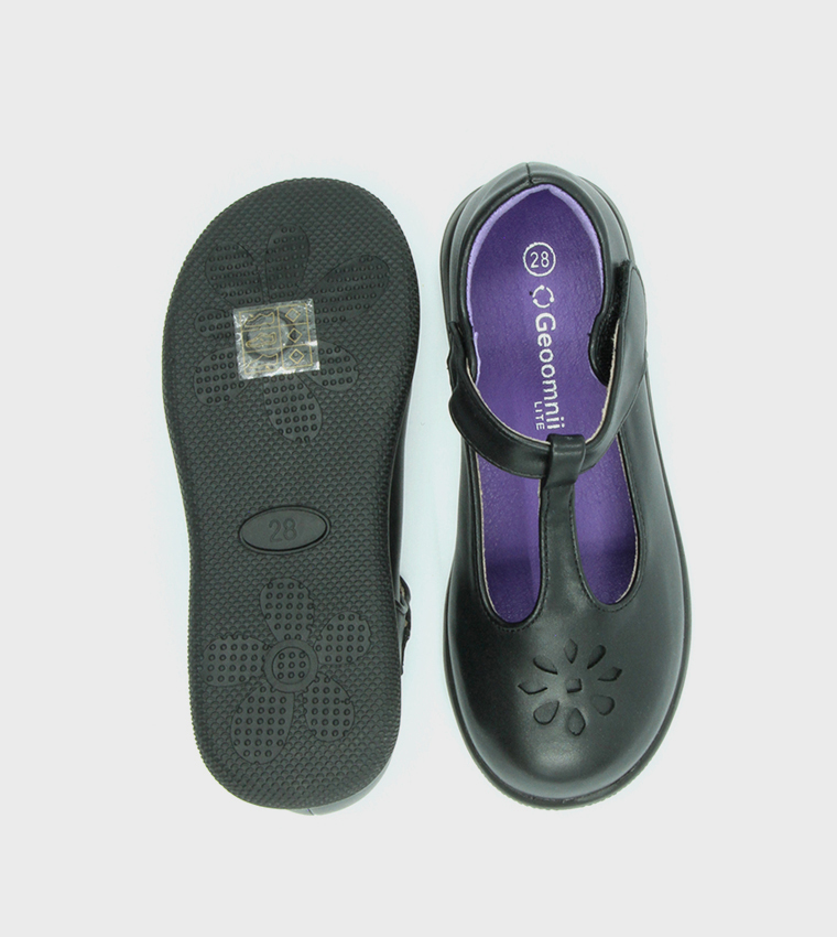 FAIE2 Cut-Out Detail School Shoes
