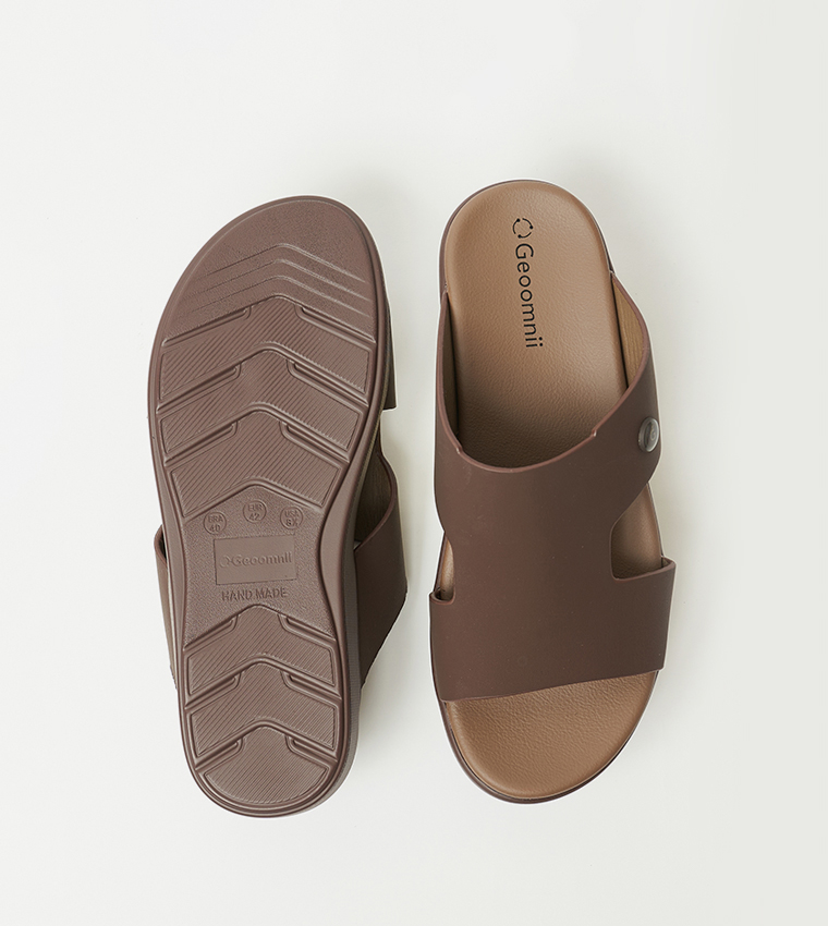 Textured Arabic Sandals