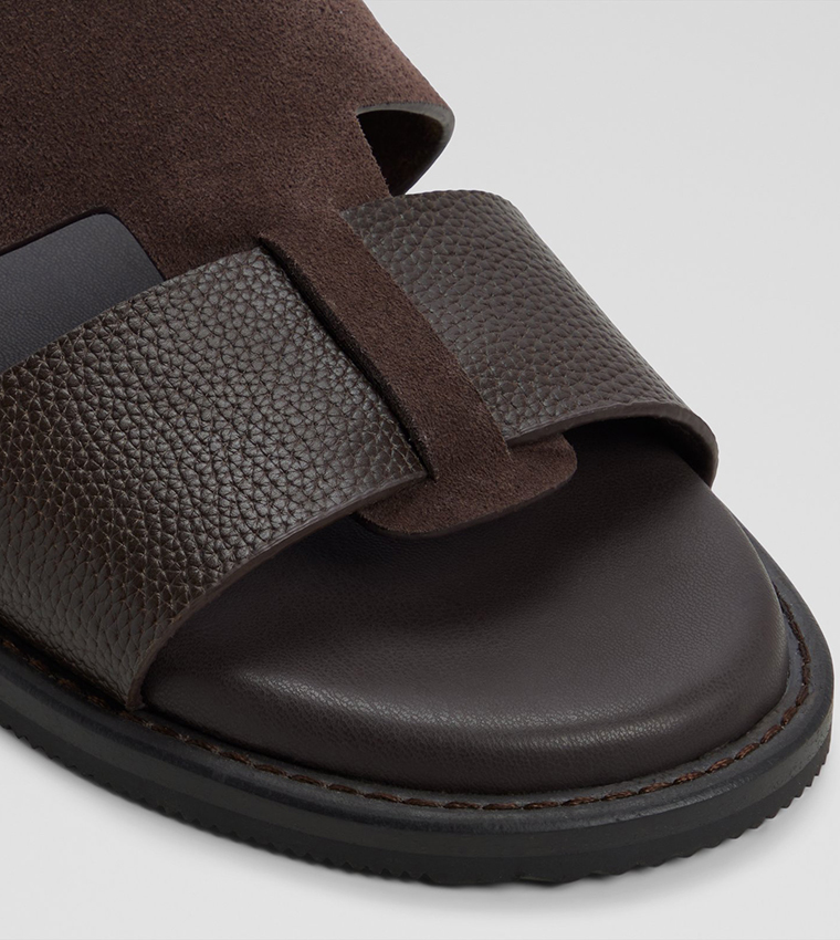 صندل سادة بمقدمة H 