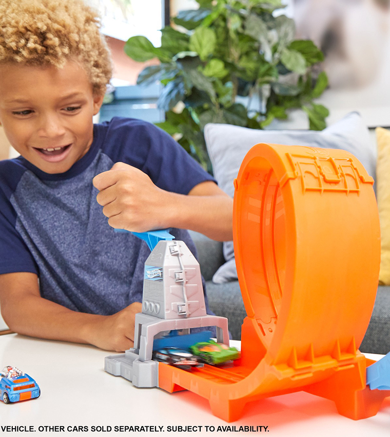 Buy HOT WHEELS Hot Wheels City Ecl Motorized Set Tyre Shop In Multiple