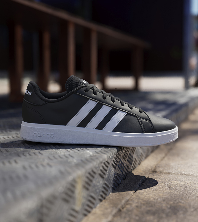 Grand TD Court Sneakers