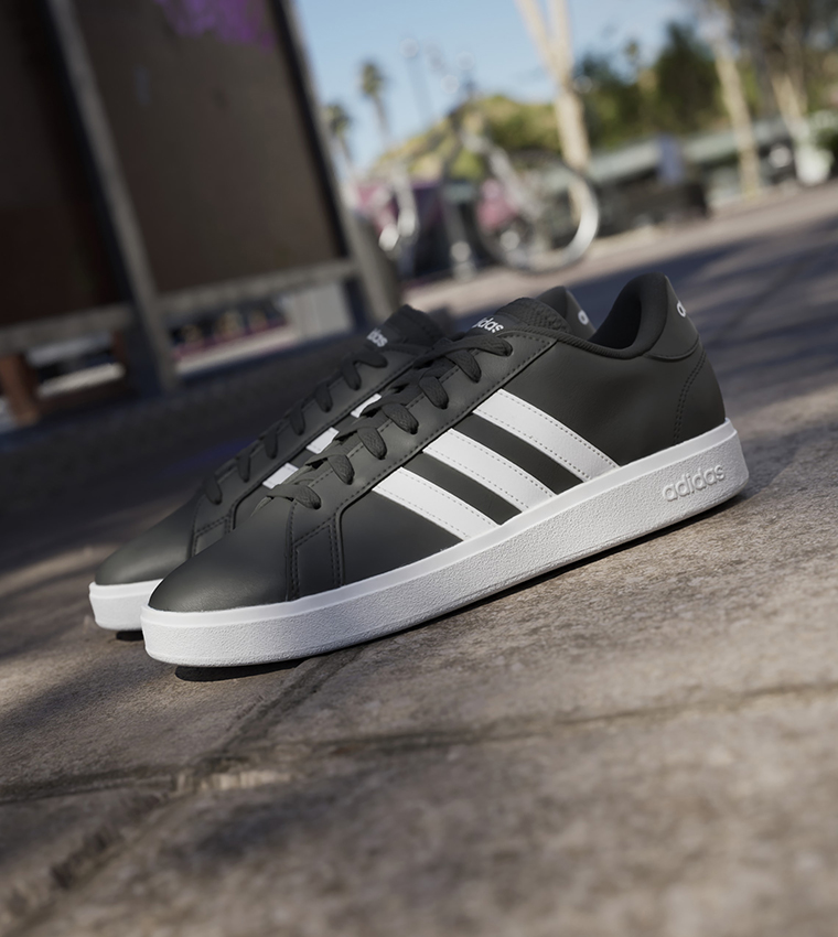 Grand TD Court Sneakers