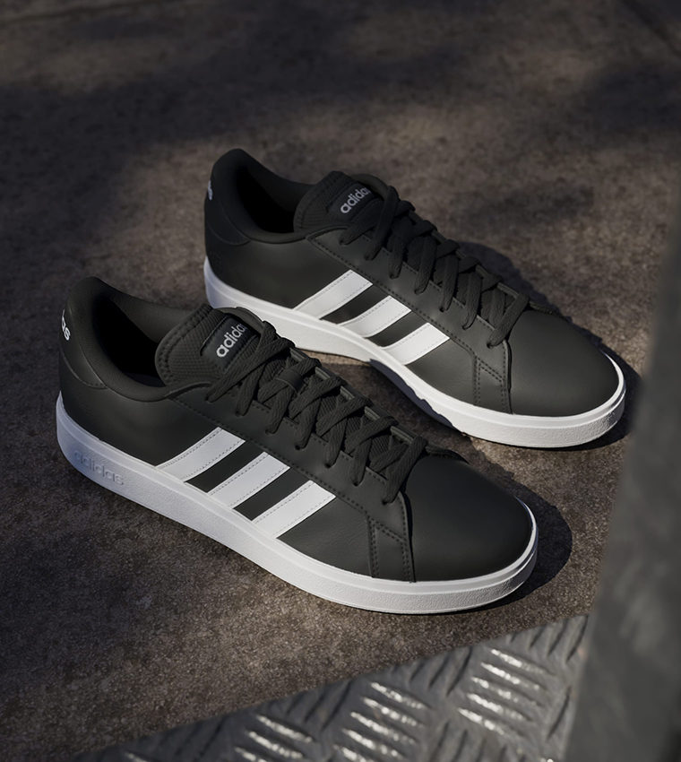 Grand TD Court Sneakers