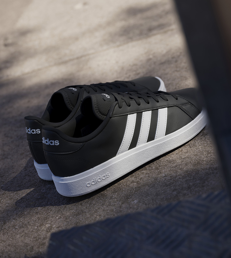 Grand TD Court Sneakers