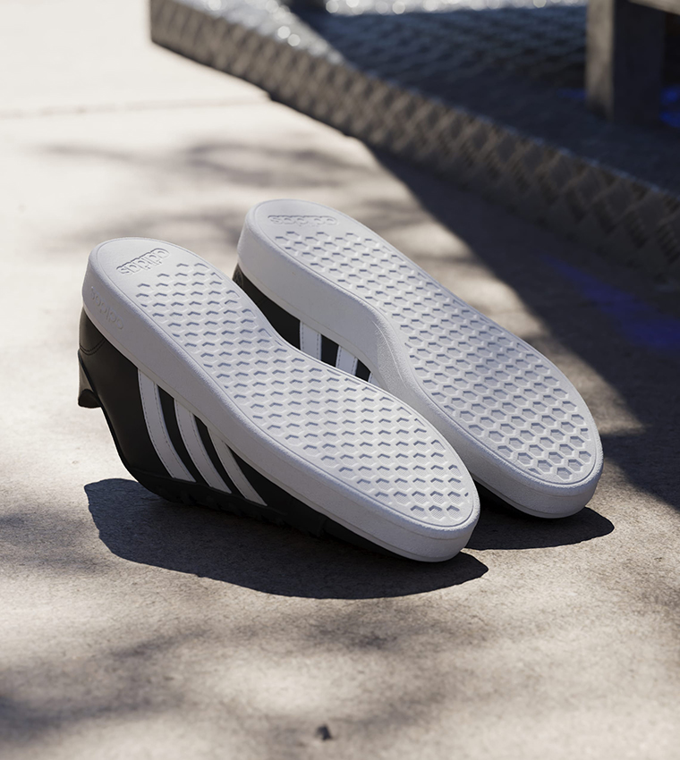Grand TD Court Sneakers