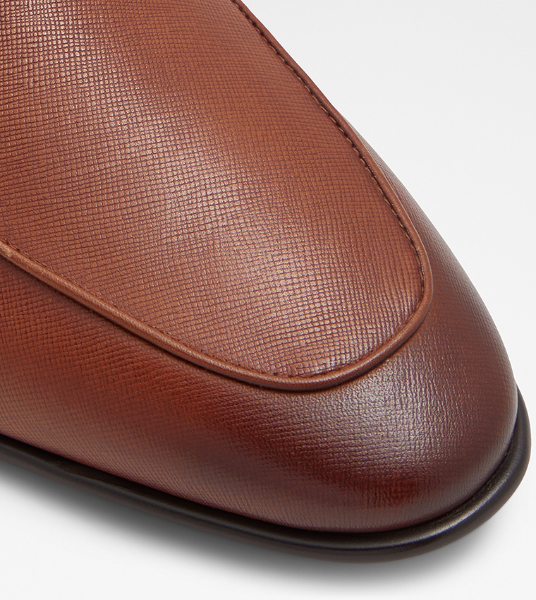 GWARDON Metal Accent Loafers