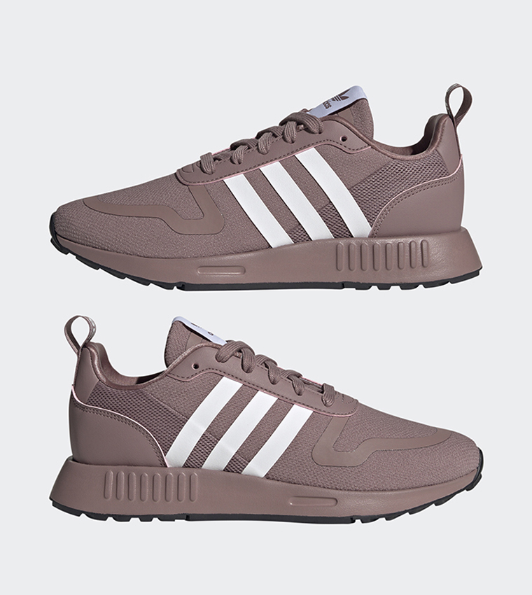 حذاء Multix برباط 