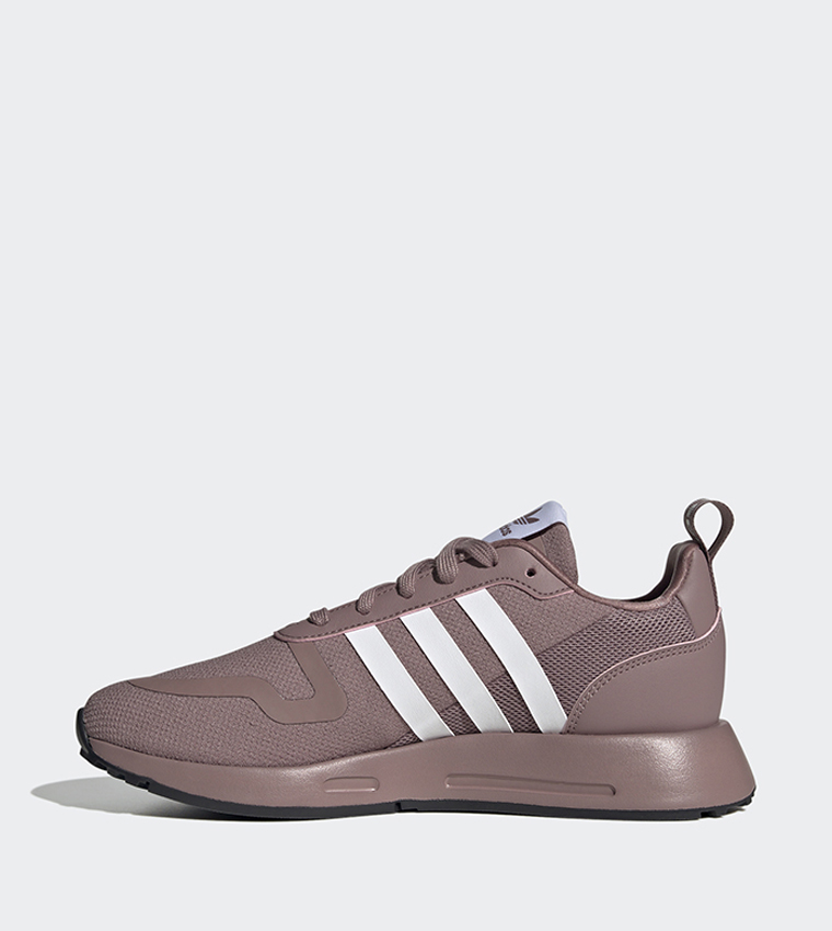 حذاء Multix برباط 