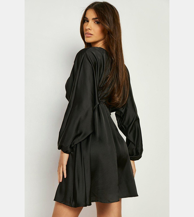 green emerald velvet dress The Ally Maxi Dress in Black – Solace London main image 1