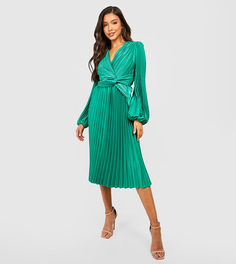 Buy Boohoo Pleated Satin Twist Detail Midi Dress In Green | 6thStreet Kuwait