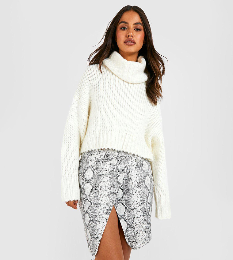 White roll sale neck crop jumper