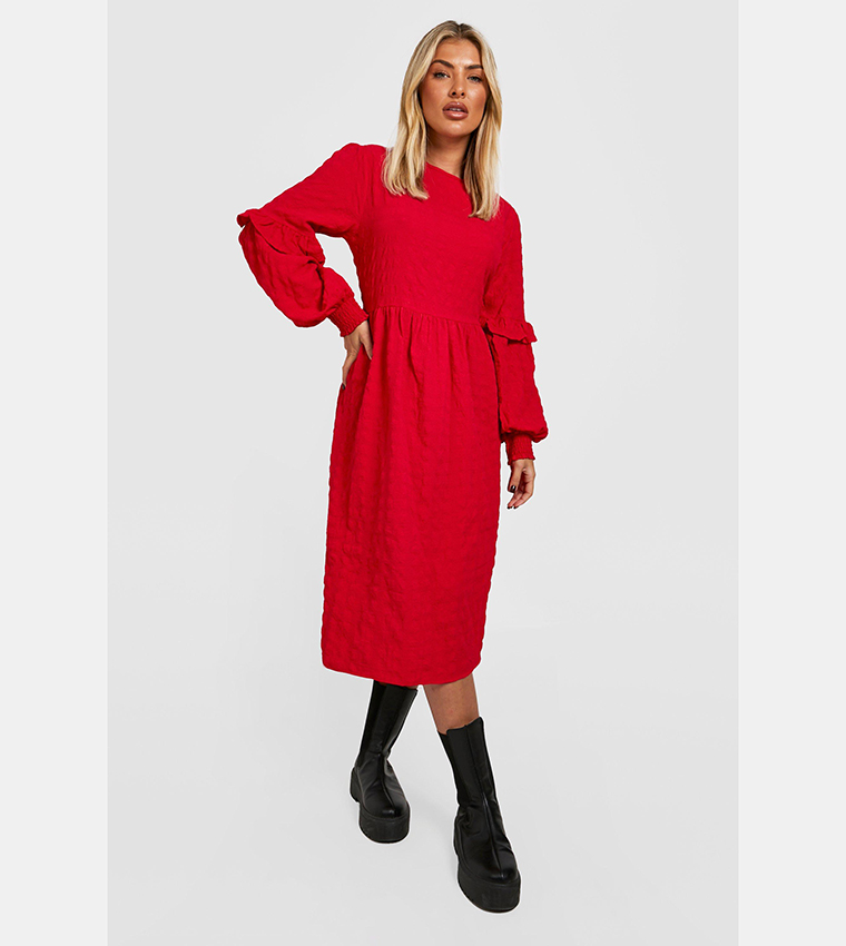 Buy Boohoo Textured Tiered Smock Dress In Red | 6thstreet Qatar Buy Boohoo Textured Tiered Smock Dress In Red | 6thstreet Qatar