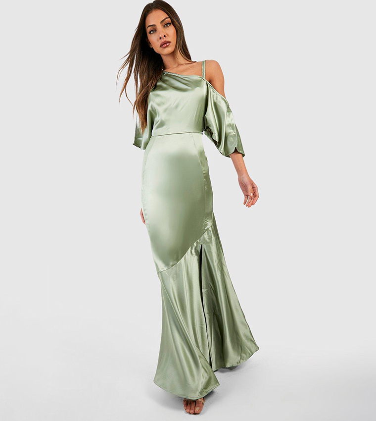 Buy Boohoo Bridesmaid Satin Off Shoulder Maxi Dress In Green | 6thStreet Kuwait Buy Boohoo Bridesmaid Satin Off Shoulder Maxi Dress In Green | 6thStreet Kuwait