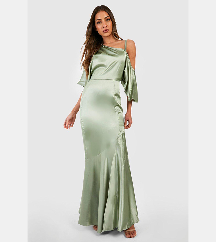 Buy Boohoo Bridesmaid Satin Off Shoulder Maxi Dress In Green | 6thStreet Kuwait Buy Boohoo Bridesmaid Satin Off Shoulder Maxi Dress In Green | 6thStreet Kuwait