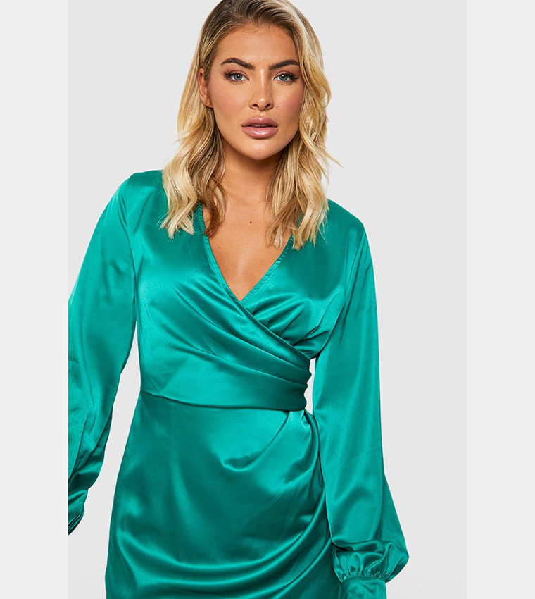 Buy Boohoo Satin Wrap Midi Dress In Green | 6thStreet Qatar