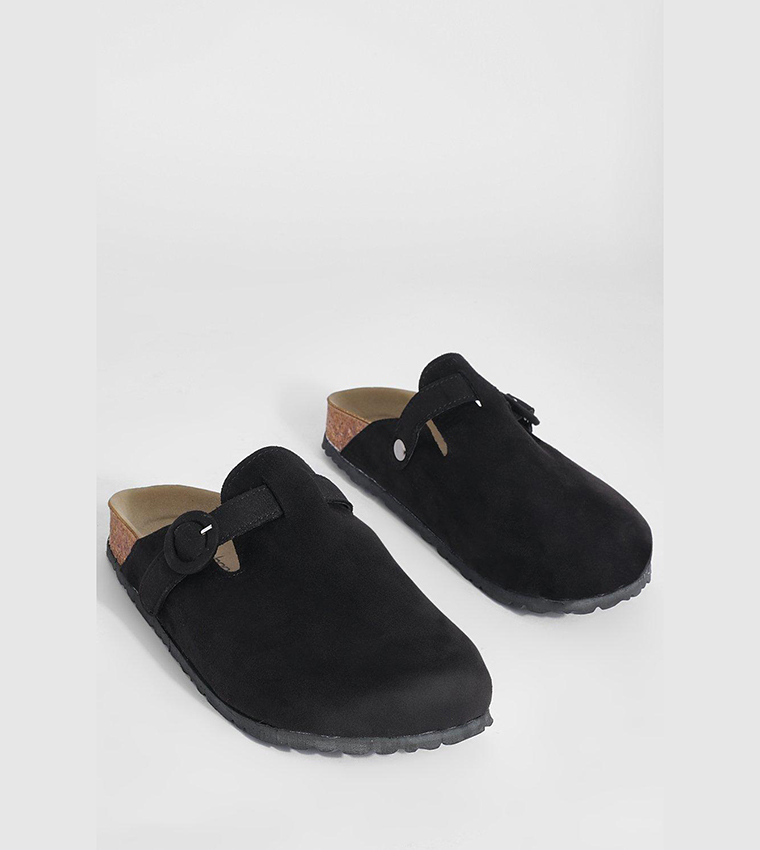 black closed toe clogs