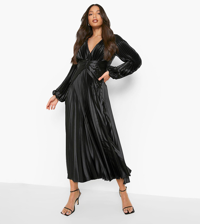 Buy Boohoo Tall Satin Pleated Midaxi Occasion Dress In Black | 6thStreet  Qatar