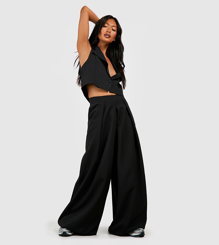 Buy Boohoo Pleat Front Wide Leg Tailored Trousers In Black