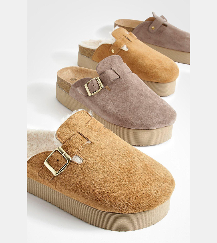 Camel clogs store