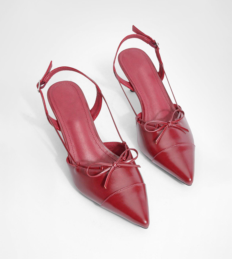 حذاء كعب بحزام خلفي 