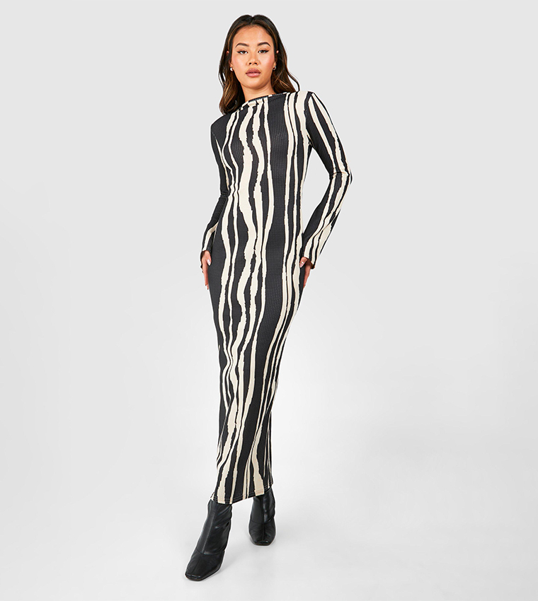 Buy Boohoo Printed Textured Flare Sleeves Maxi Dress In