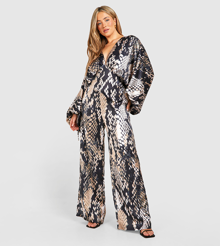 Buy Boohoo Outlet Curve Snake Printed Extreme Sleeves Jumpsuit In Black 6thStreet UAE