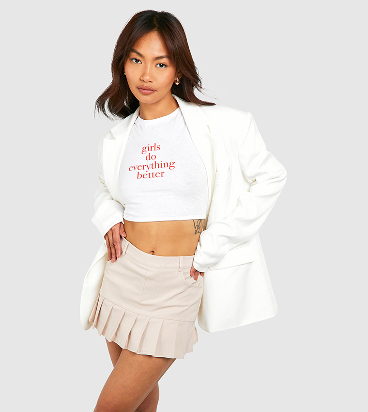 تنورة شورت بحافة مطوية