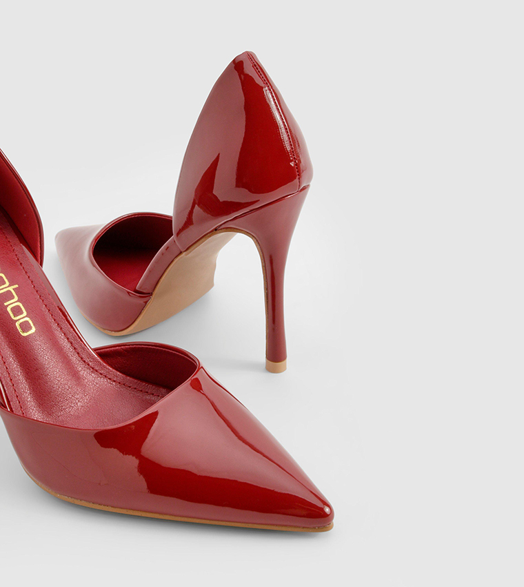 حذاء كعب لامع بمقدمة مدببة