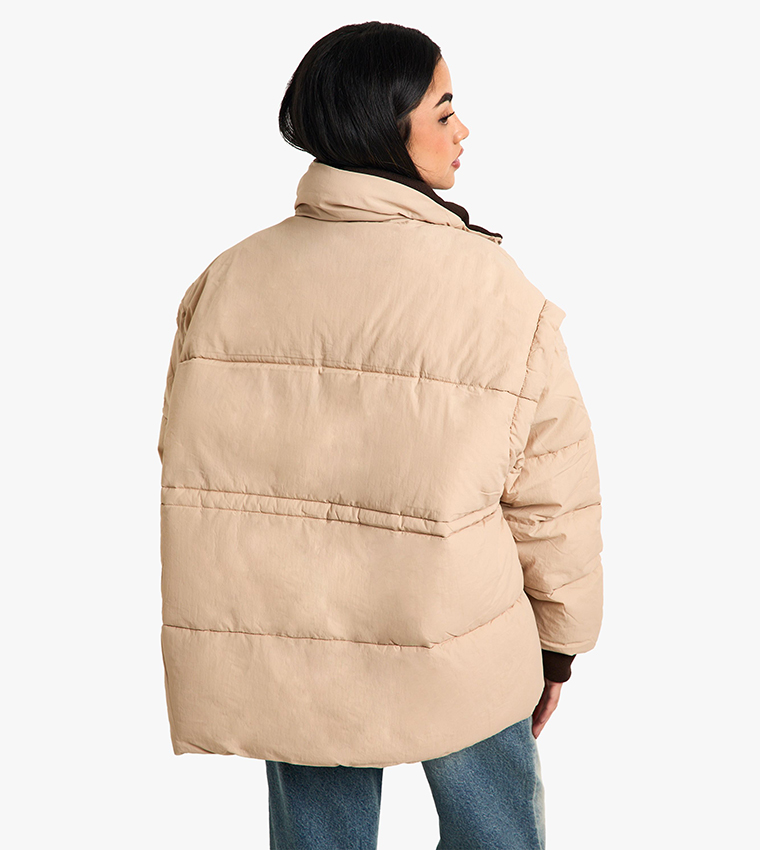 جاكيت منفوخ واسع بياقة متباينة