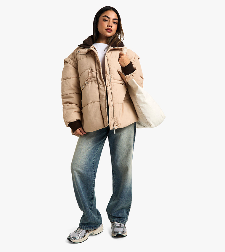 جاكيت منفوخ واسع بياقة متباينة