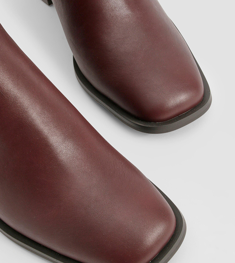 Wooden Block Heel Tab Detail Chelsea Boots