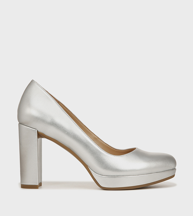 Textured Round Toe Platform Pumps