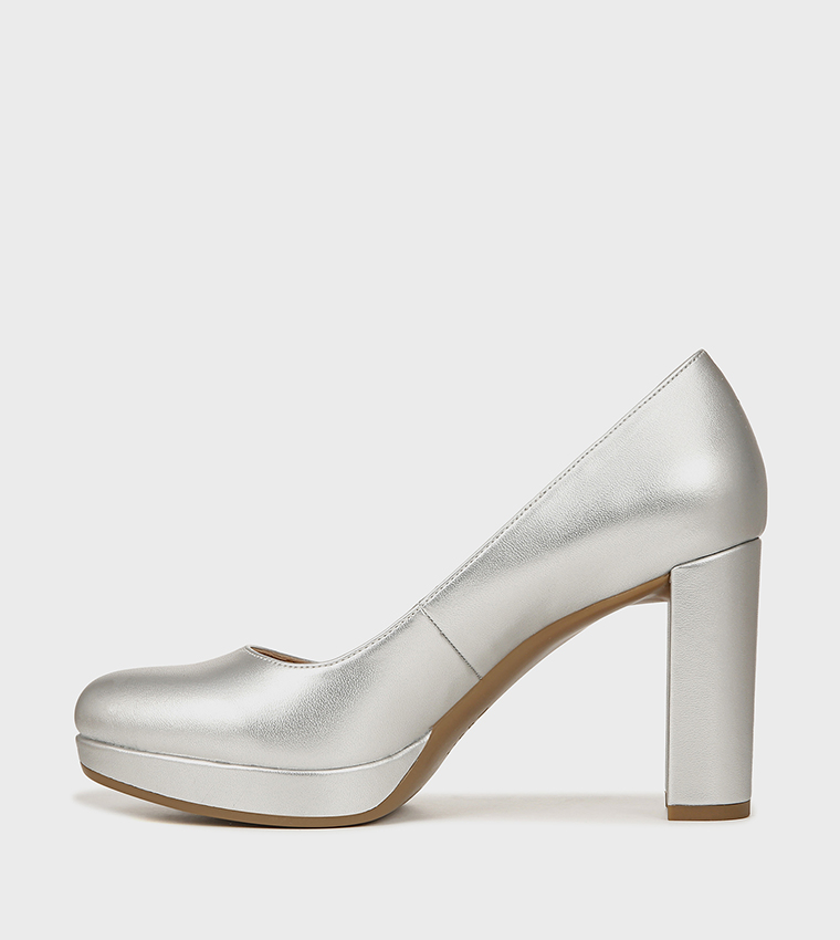 Textured Round Toe Platform Pumps