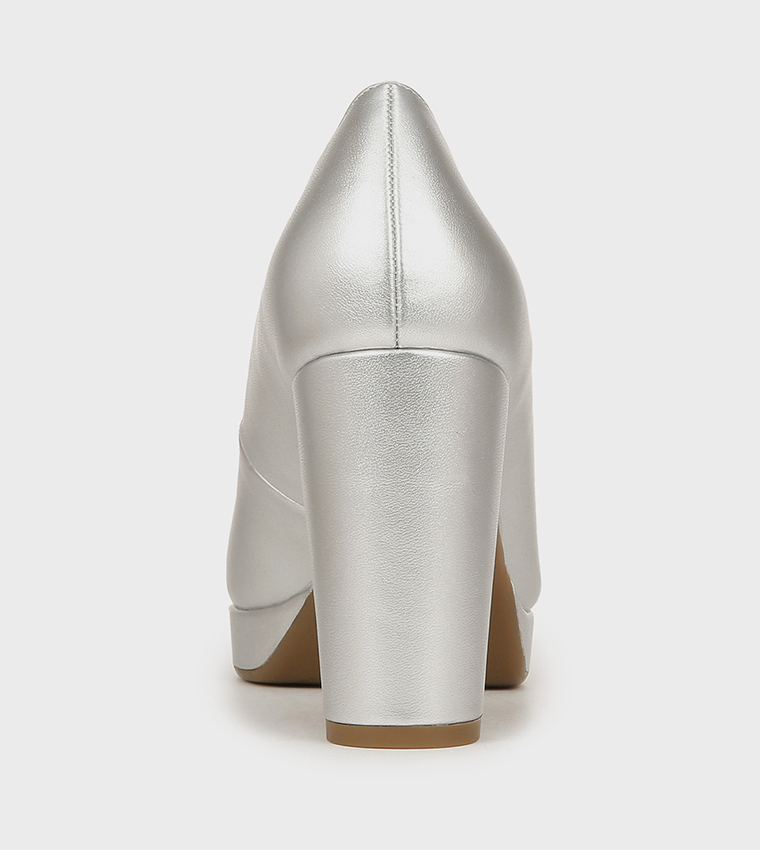 Textured Round Toe Platform Pumps