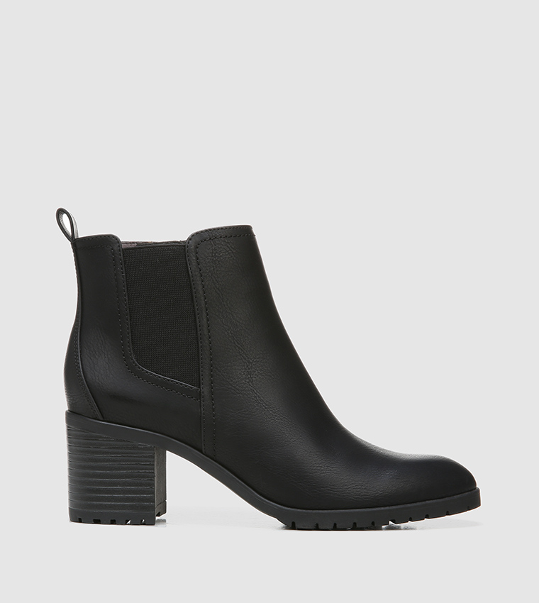 Buy Naturalizer Classic Block Heel Chelsa Boots In Black | 6thStreet UAE