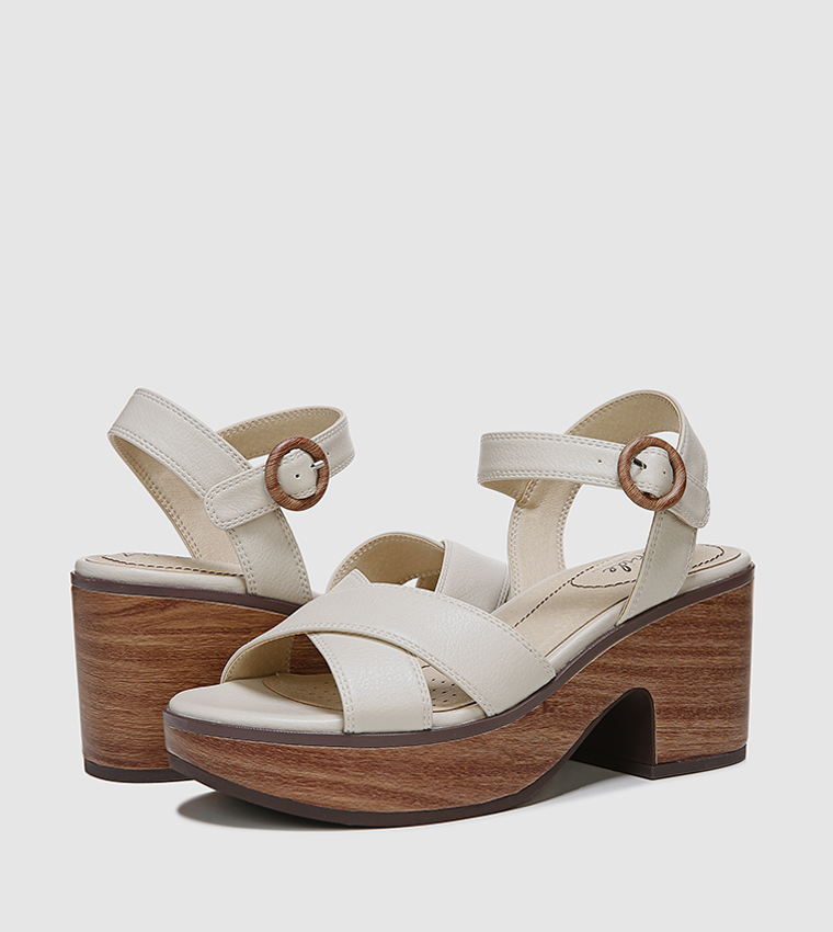 Life stride store white sandals