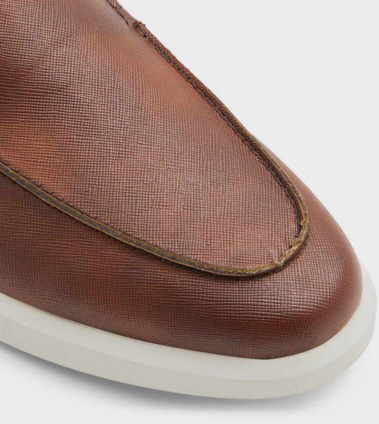 HAYWORTH Round Toe Loafers