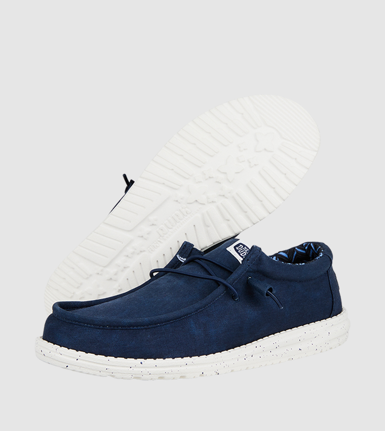 Wally Stretch Logo Badge Canvas Shoes