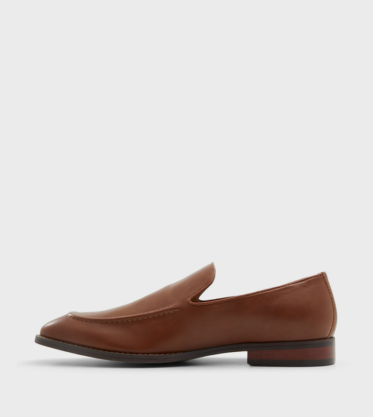 HEATHROW Textured Loafers