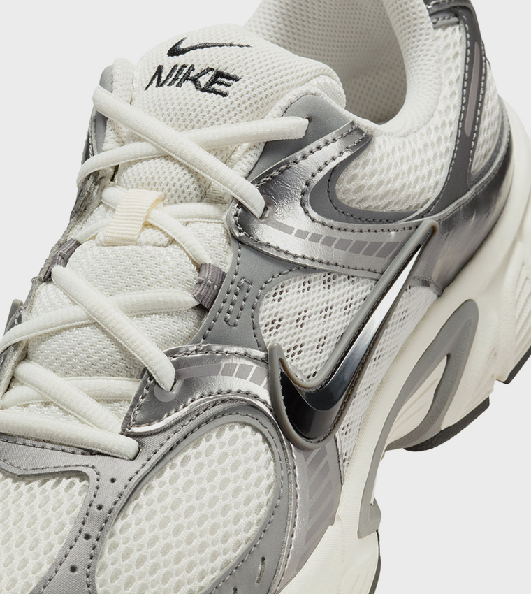 V5 RNR Color Block Runner Sneakers